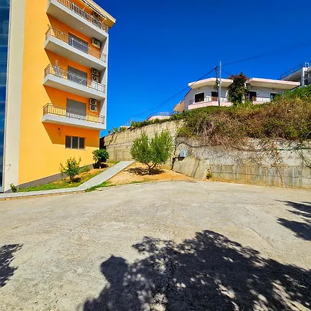 Iris 2 * Vlore