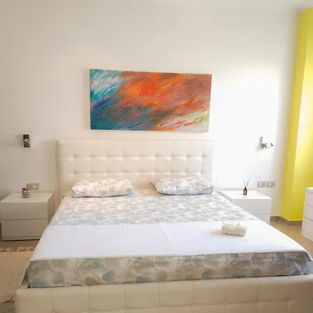 Iris 2 Apartment